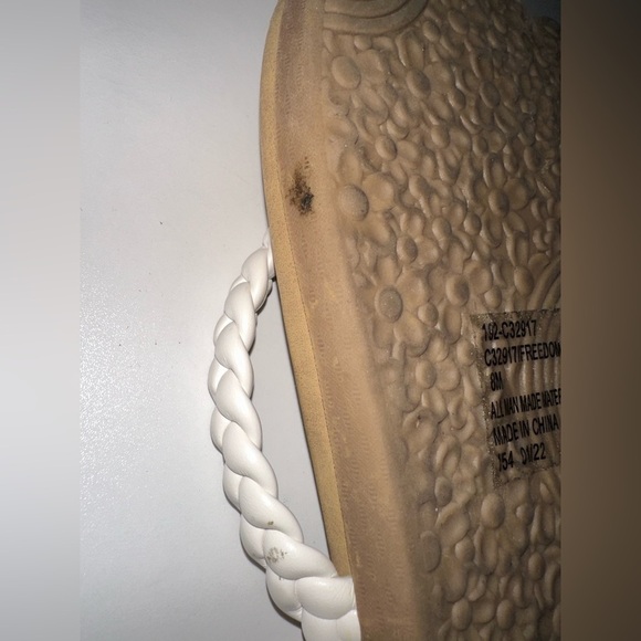 Cliffs by White Mountain white braided flip flop sandal like new 8 boho nautical - Picture 2 of 9